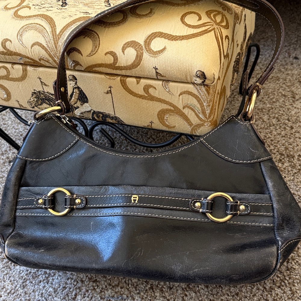 Vintage Black Aigner Leather Shoulder Bag with gold hardware, equestrian look